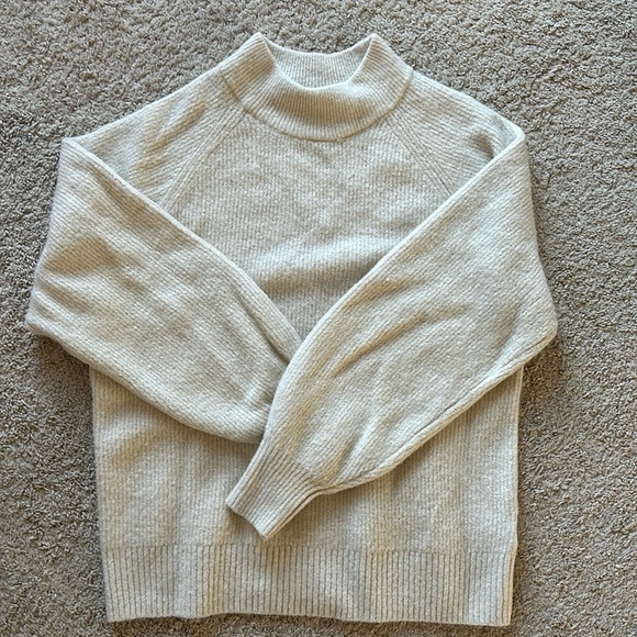 🌹🐘🌹🐘🌹Gap Sweater - Picture 1 of 4